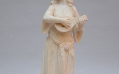 Statue en albâtre 'dame avec instrument' (h74cm) (*)