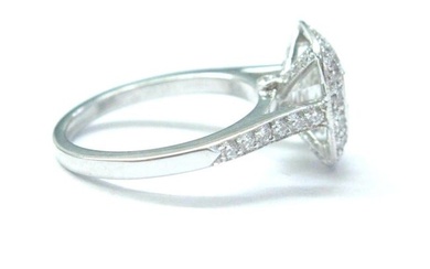 Tiffany & Co Legacy Diamond Platinum Engagement Ring