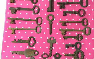 Vintage Key Collection - 36 Keys