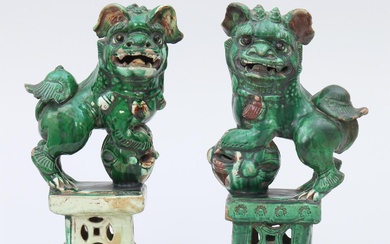 iGavel Auctions: Pair of Chinese ceramic foo dogs. FR3SH.