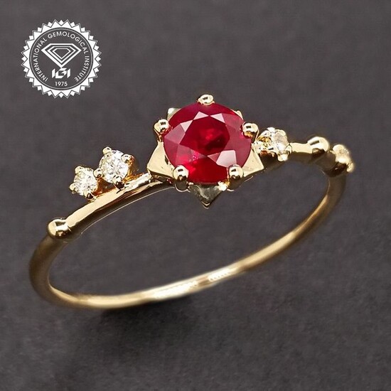 0.72ctw Not Heated Burma Ruby and Diamonds - 18 kt. Gold - Ring Ruby - ***NO RESERVE PRICE***