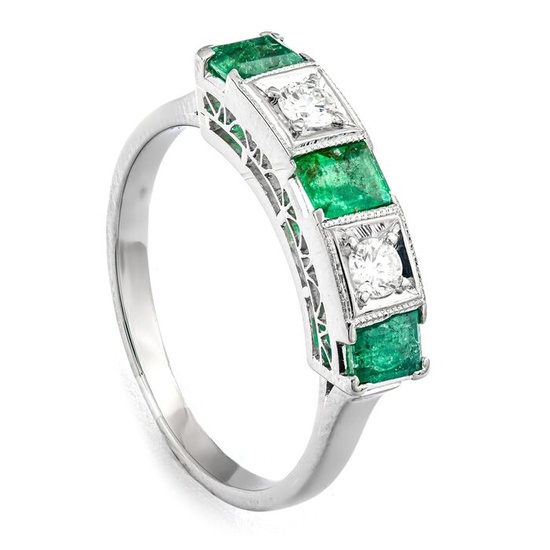0.81 tcw Emerald Ring - 14 kt. White gold - Ring - 0.65 ct Emerald - 0.16 ct Diamonds - No Reserve Price