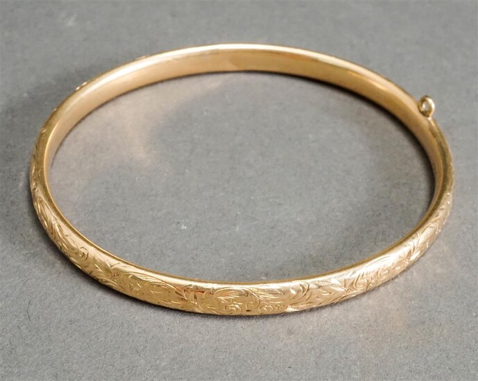 14-Karat Chased Yellow-Gold Bangle Bracelet, 6.8 dwt., L approx: 7-1/4 in