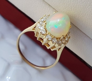 14 kt. Gold - Ring - 1.05 ct Diamond - Opal