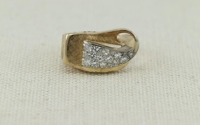 14kt Ladies Diamond/Peridot Ring.