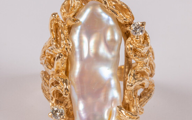 14kt Yellow Gold Mabe Pearl and Diamond Ring