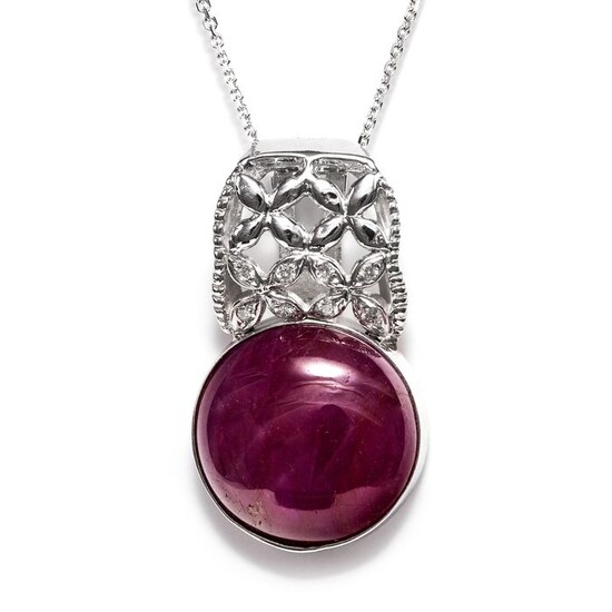 18 kt. White gold - Necklace with pendant - 12.77 ct Ruby - 0.05 ct Diamonds - No Reserve Price