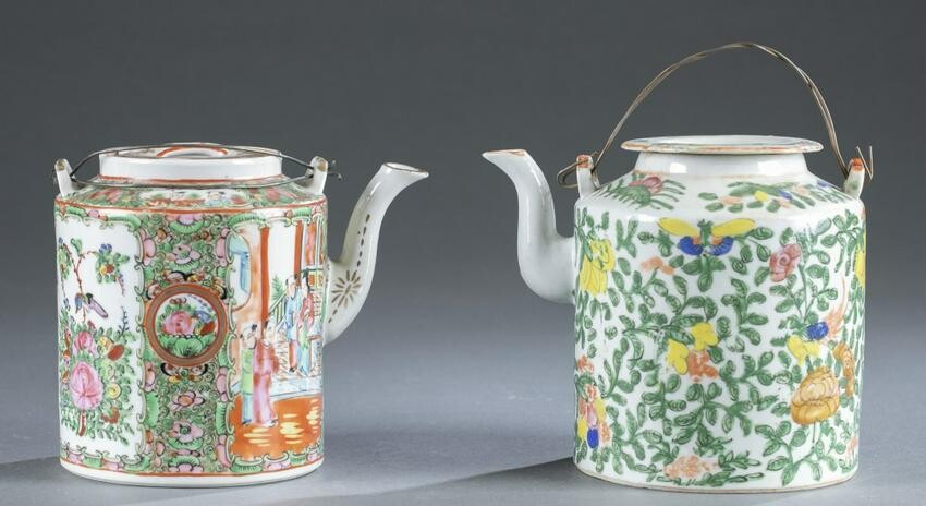 2 Chinese export porcelain teapots.