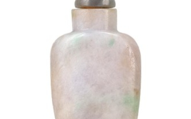 CHINESE GREEN AND WHITE JADEITE SNUFF BOTTLE In spade shape. Height 2.6". Agate stopper.