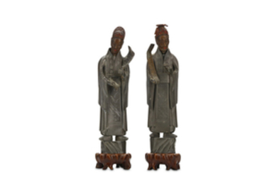 A PAIR OF CHINESE PEWTER FIGURES. Late Qing...