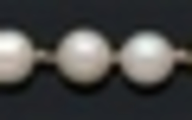 Collier composé de 69 perles supposées fines -...