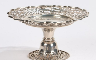 Edward VII silver tazza, London 1906, maker Goldsmiths