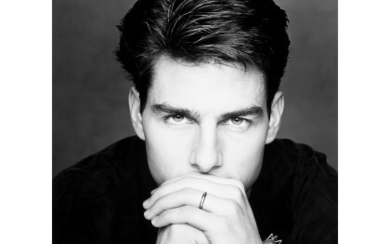 PATRICK DEMARCHELIER ( La Havre 1943 ) , Tom Cruise 1993 Vintage gelatin silver print. Signature, title and 4/20 on the reverse. 23.82 x 19.88 in. (21.65 x...