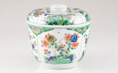 Box with cover Chinese porcelain Polychrome Famil…