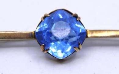 9ct Yellow Gold Cushion shaped Blue Paste Stone Bar Brooch....