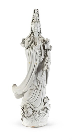 A BIG CHINESE WHITE PORCELAIN SCULPTURE OF GUANYIN EARLY 20TH CENTURY.