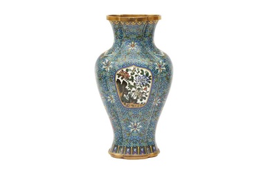 A CHINESE CLOISONNÉ ENAMEL LOBED 'BLOSSOMS' VASE 清十九世紀 銅胎掐絲琺瑯開光菊花圖瓶