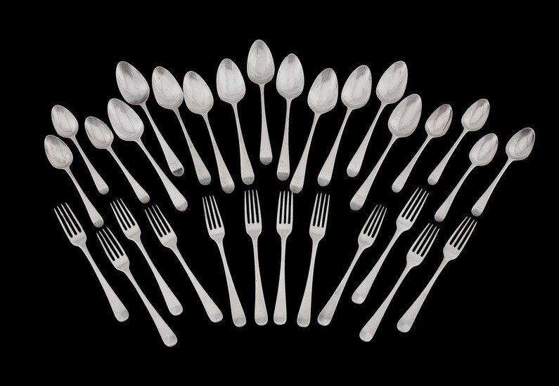 A COLLECTION OF SILVER FLATWARE AND CUTLERY, MAINLY CRESTED, VARIOUS MAKERS