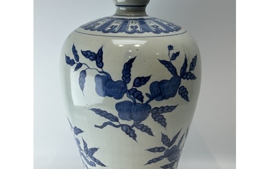 A Chinese Blue&White vase, 19TH/20TH Century Pr. Size:(H39C...