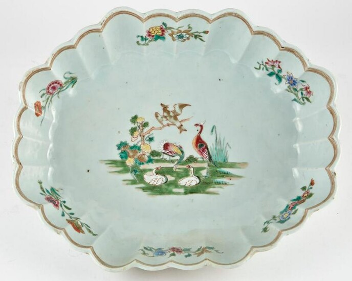 A Chinese Porcelain Scalloped Serving Dish Circa 1775