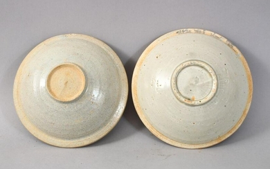 A GOOD PAIR OF EARLY CHINESE POTTERY BOWLS, 14.5cm