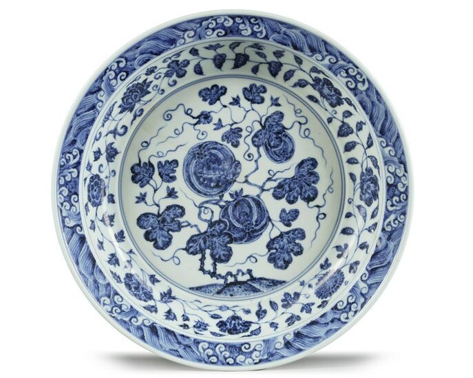 A LARGE CHINESE BLUE AND WHITE CHARGER, CHINA, QING