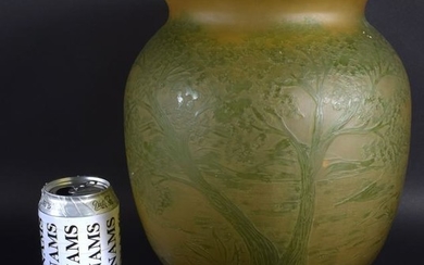 A LARGE CONTINENTAL ART CAMEO GLASS VASE decorated with