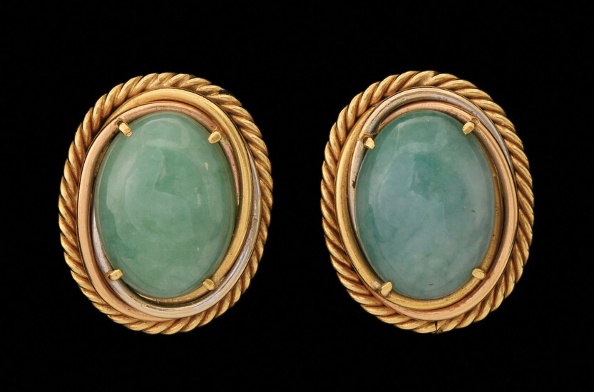 A PAIR OF 18 K GOLD CLIP EARRINGS