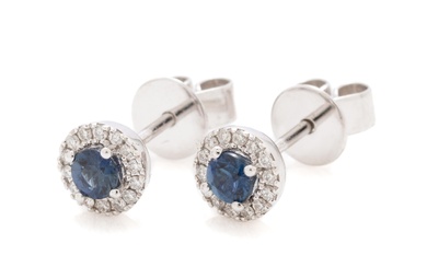 A PAIR OF 18CT GOLD SAPPHIRE AND DIAMOND STUD EARRINGS