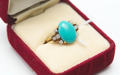 A TURQUOISE AND DIAMOND DRESS RING IN 18CT GOLD, SIZE N-O., 6.7GMS