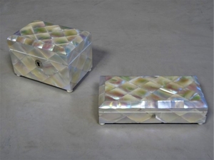 A Victorian set of a tea box and spoon box - Bone, Mother of pearl, Wood - 1840/1860
