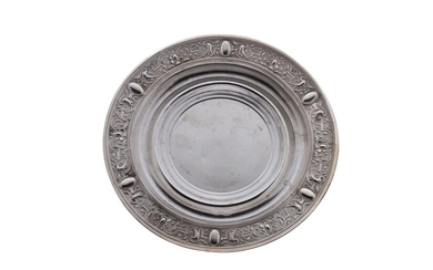 A silver plate | Teller