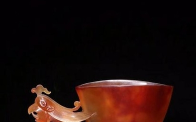 AN AGATE CARVED PHOENIX PATTERN CUP