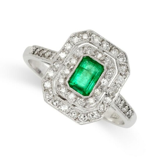 AN EMERALD AND DIAMOND DRESS RING in 18ct white gold