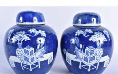 AN UNUSUAL PAIR OF 19TH CENTURY CHINESE BLUE AND WHITE PORCE...