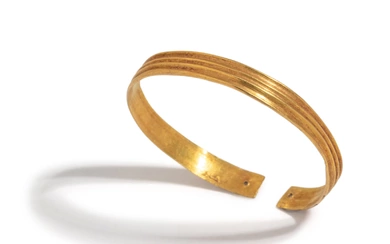 An Achaemenid Gold Bracelet