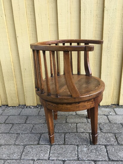 NOT SOLD. An Italian walnut swivel chair. 19th century. H. 75 cm. – Bruun Rasmussen...