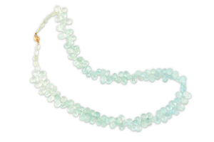 An aquamarine bead necklace The strand of aquamarine...