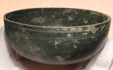Ancient Roman Bronze Legionary Bowl: Compact and Simple but very Elegantly Shaped with a Bilinear Unobtrusive Decoration