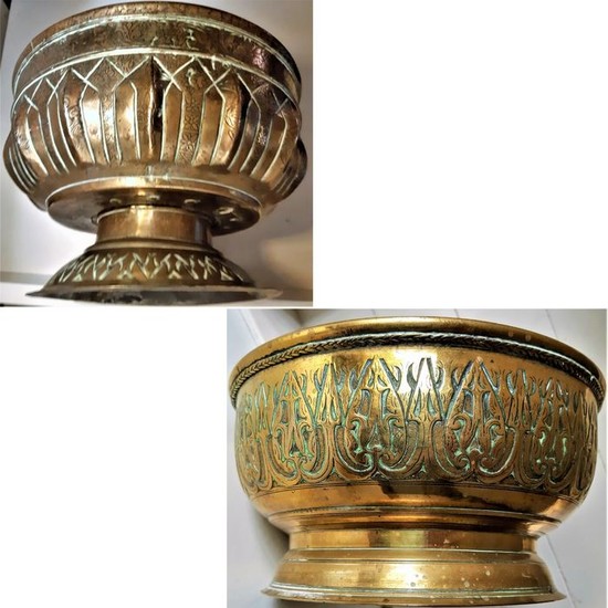 Antique Mughal bowls (2) - Floral - bronze, copper - Flowers, Lotus - Northern India - 17th / 18th century