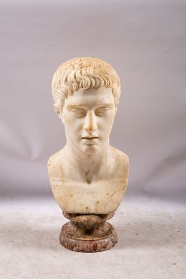 Antique marble bust. Late 18th century, early 19th...