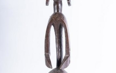 Arte africana Iagalagana female figure, MumuyeNigeria.