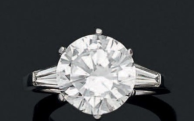 Belle bague en platine (850) ornée d'un diamant... - Lot 125 - Drouot Estimations