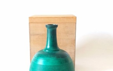 Bronze - Hasuda Shūgorō,蓮田修吾郎' - A beautiful Japanese bronze ikebana vase - Shōwa period (1926-1989) (No Reserve Price)