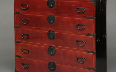 Cabinet, Furniture - Wood - Large beautiful dark red lacquered isho-dansu (cabinet of drawers) - Japan - Meiji period (1868-1912)