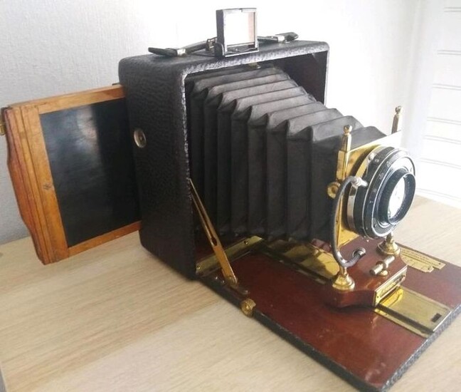 Century Camera Field Camera (Model 41) 1932. 4x5'' Platte
