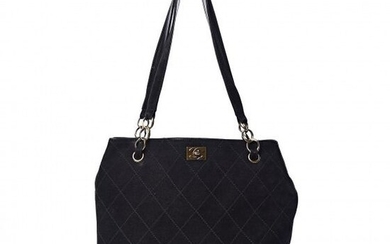 Chanel - Iridescent Caviar Quilted Tote Black Clutch bag