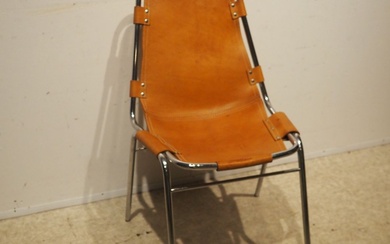 Charlotte Perriand (1903-1999) / Les Arcs : Chaise vers 1960, structure tubulaire en métal chromé...