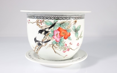 Chine vase et assiette en porcelaine d'époque république décor de pies et fleurs