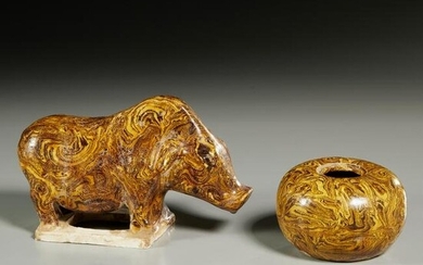 Chinese marble-ware hog and jarlet